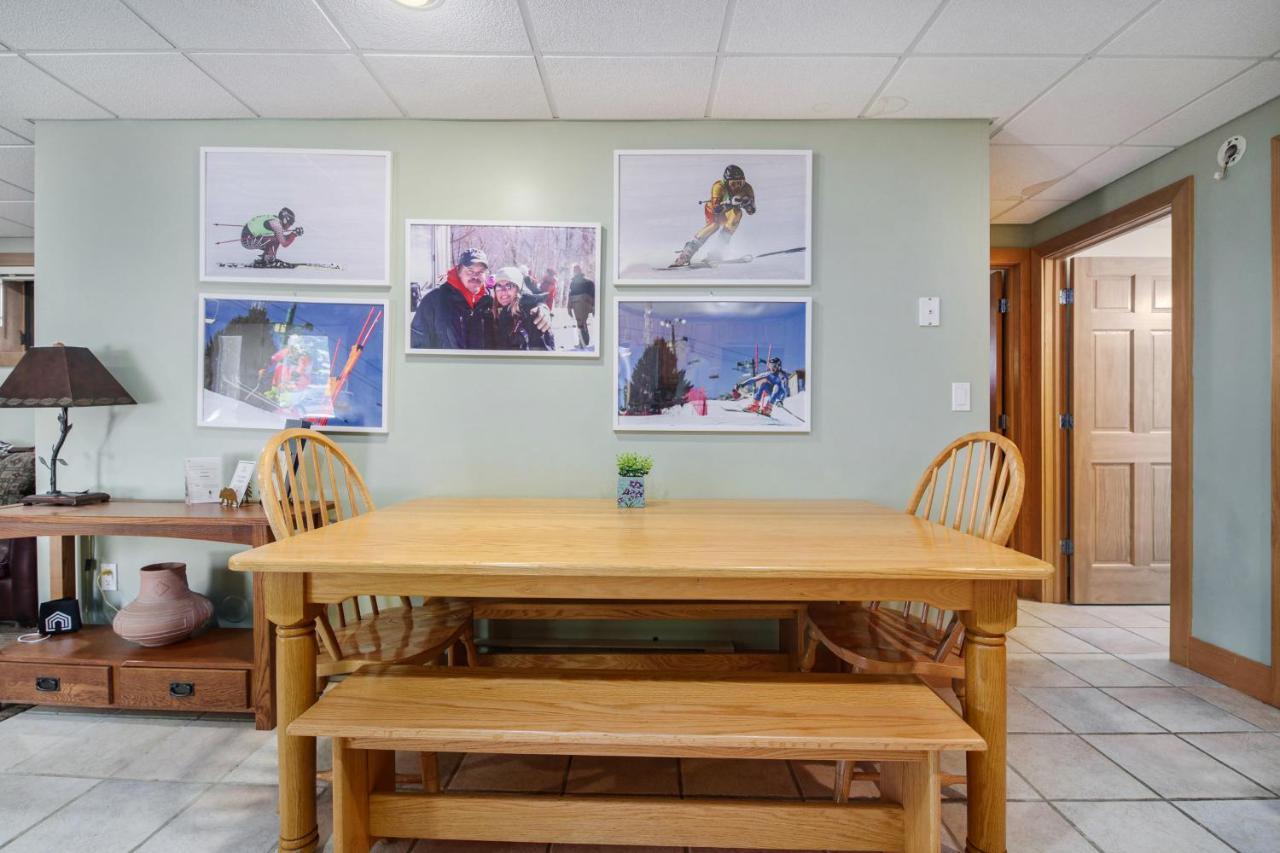 Апарт отель Boyne Mountain Getaway, Unit B Boyne Falls Экстерьер фото