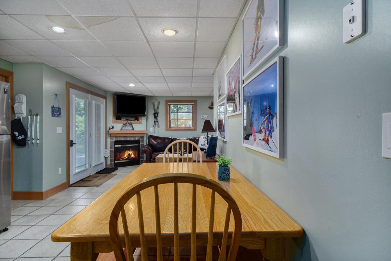 Апарт отель Boyne Mountain Getaway, Unit B Boyne Falls Экстерьер фото